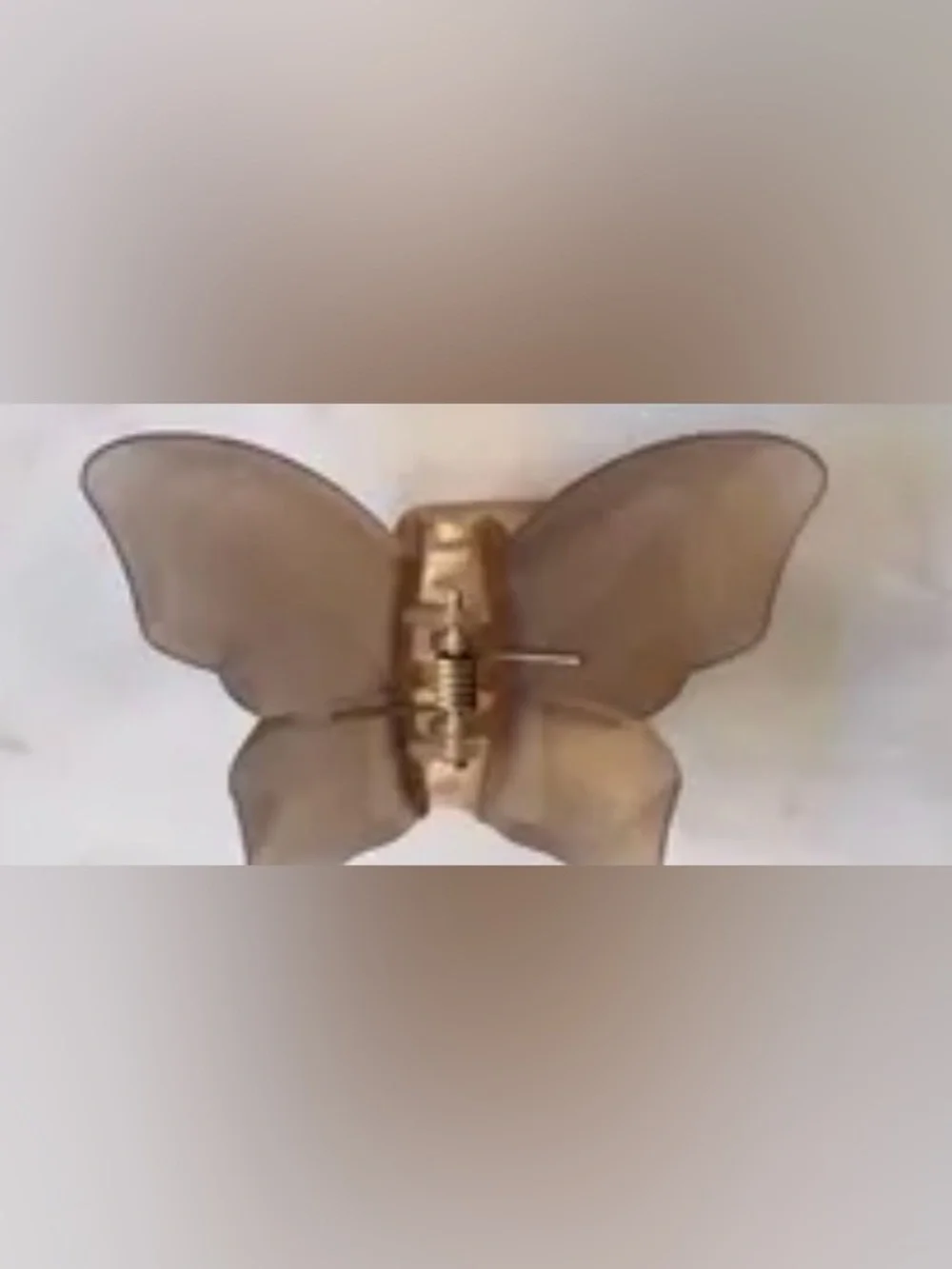 Urban Outfitters Bella Butterfly Claw Clip. NWT. Tan